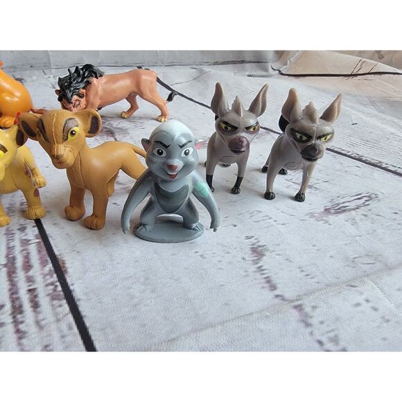 Mixed Lot Of Disney Lion King Lion Guard Figures 9 Figures Cake Toppers - Picture 2 of 11
